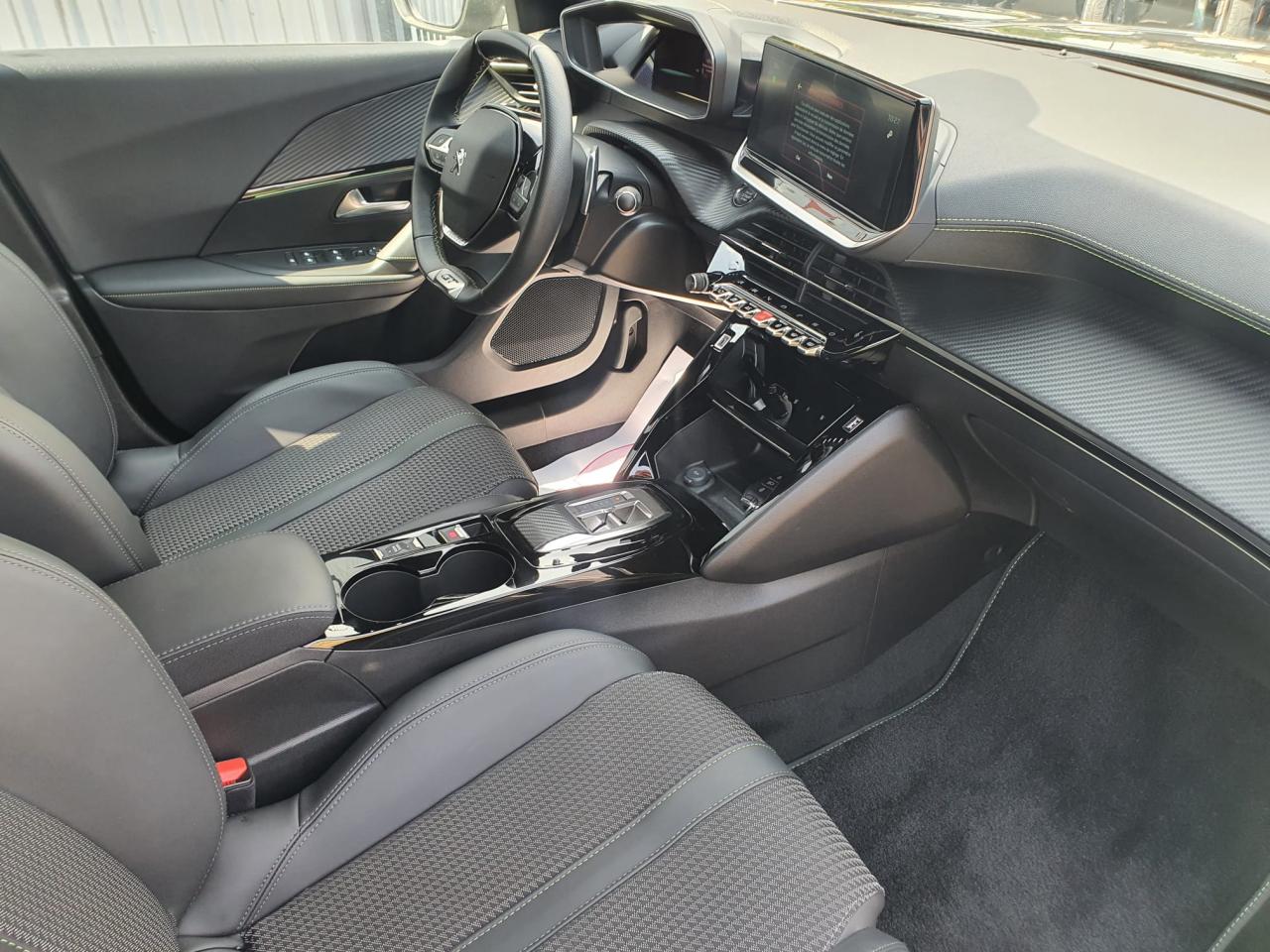 PEUGEOT 2008 1.5 BlueHDi S&S - 130 - BV EAT8  II GT TOIT OUVRANT
