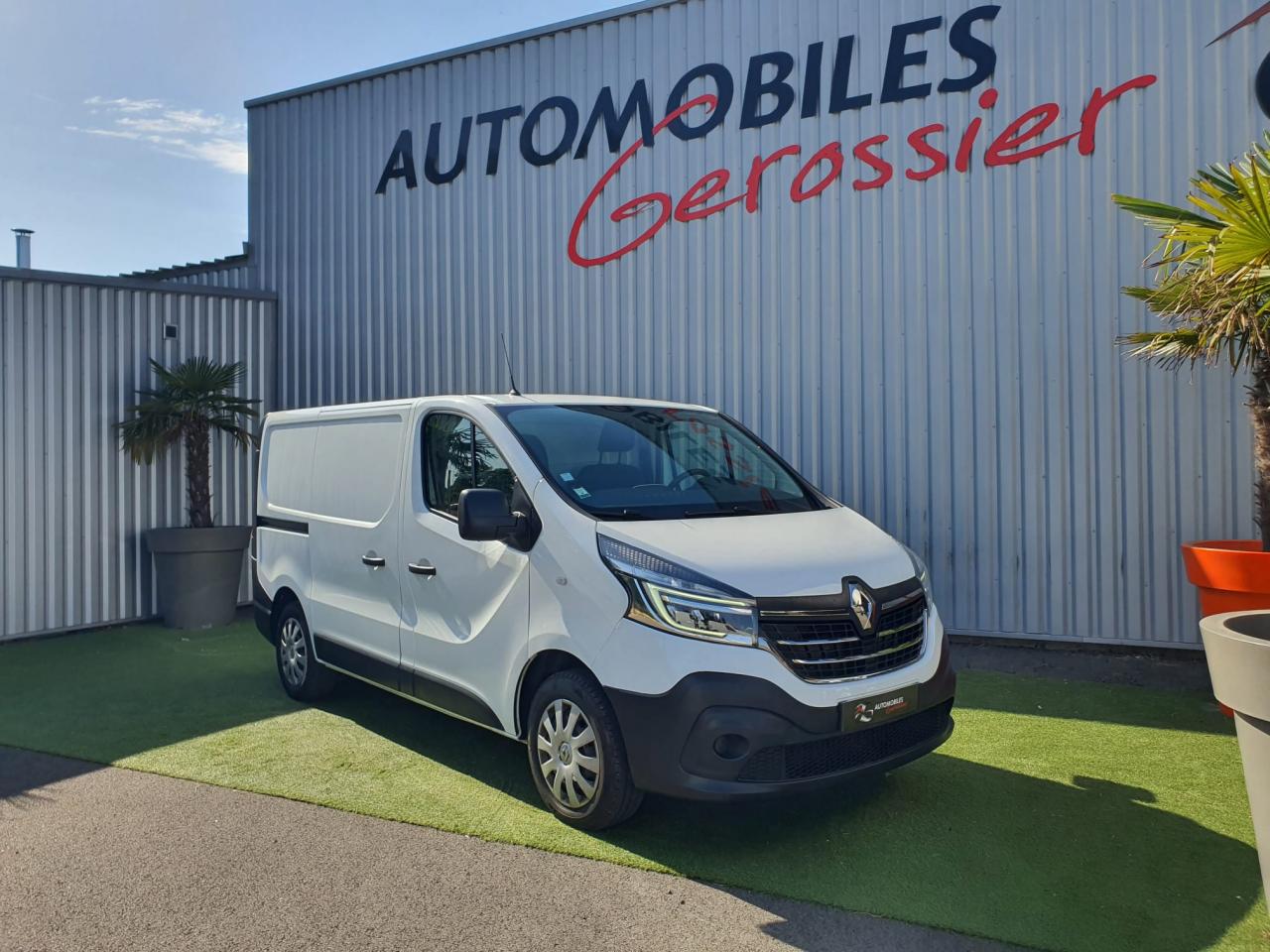 RENAULT TRAFIC L1H1 1000 Kg 2.0 dCi - 120  Fourgon Confort L1H1