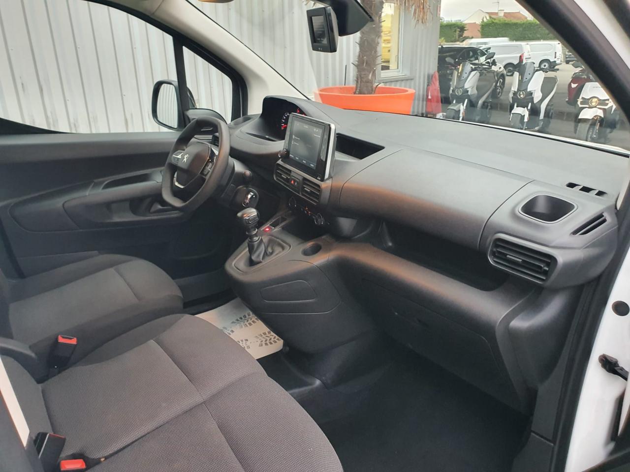 PEUGEOT PARTNER 650KG 1.5 BlueHDi S&S - 100  III  Asphalt  3 PL
