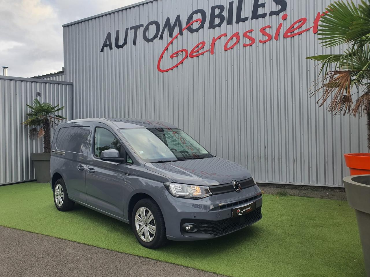 VOLKSWAGEN CADDY 2.0 16V TDI - 102 Business 1st Edition