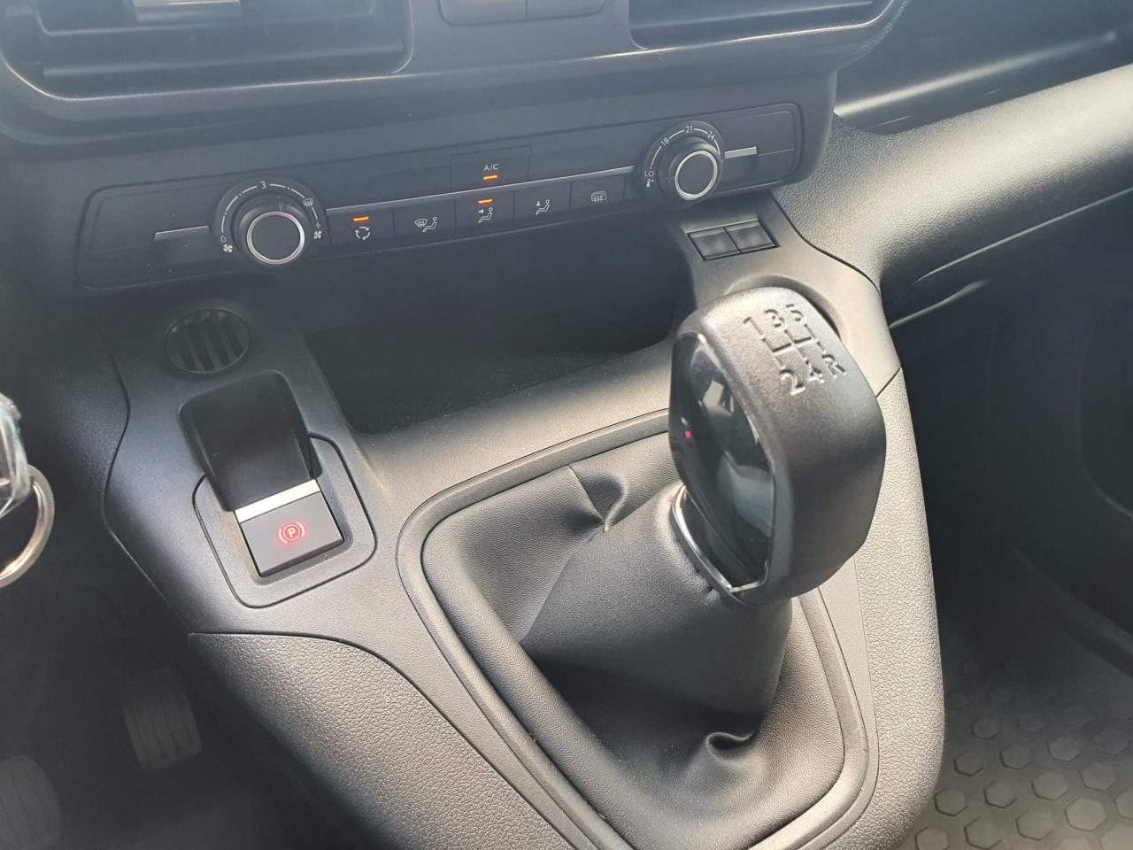 PEUGEOT PARTNER Standard 650KG 1.5 BlueHDi S&S - 100  III Asphalt 3 PL