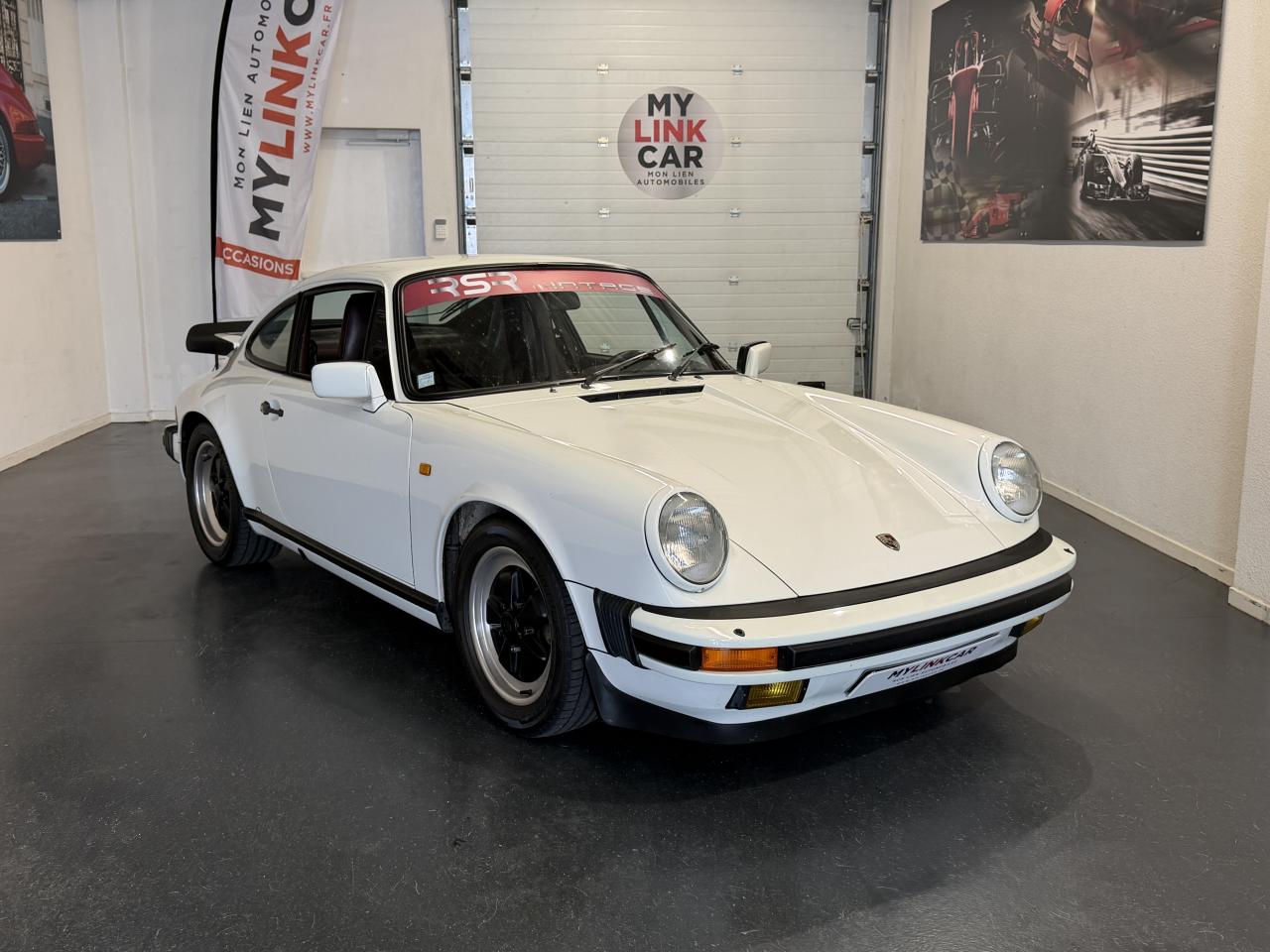 PORSCHE 911