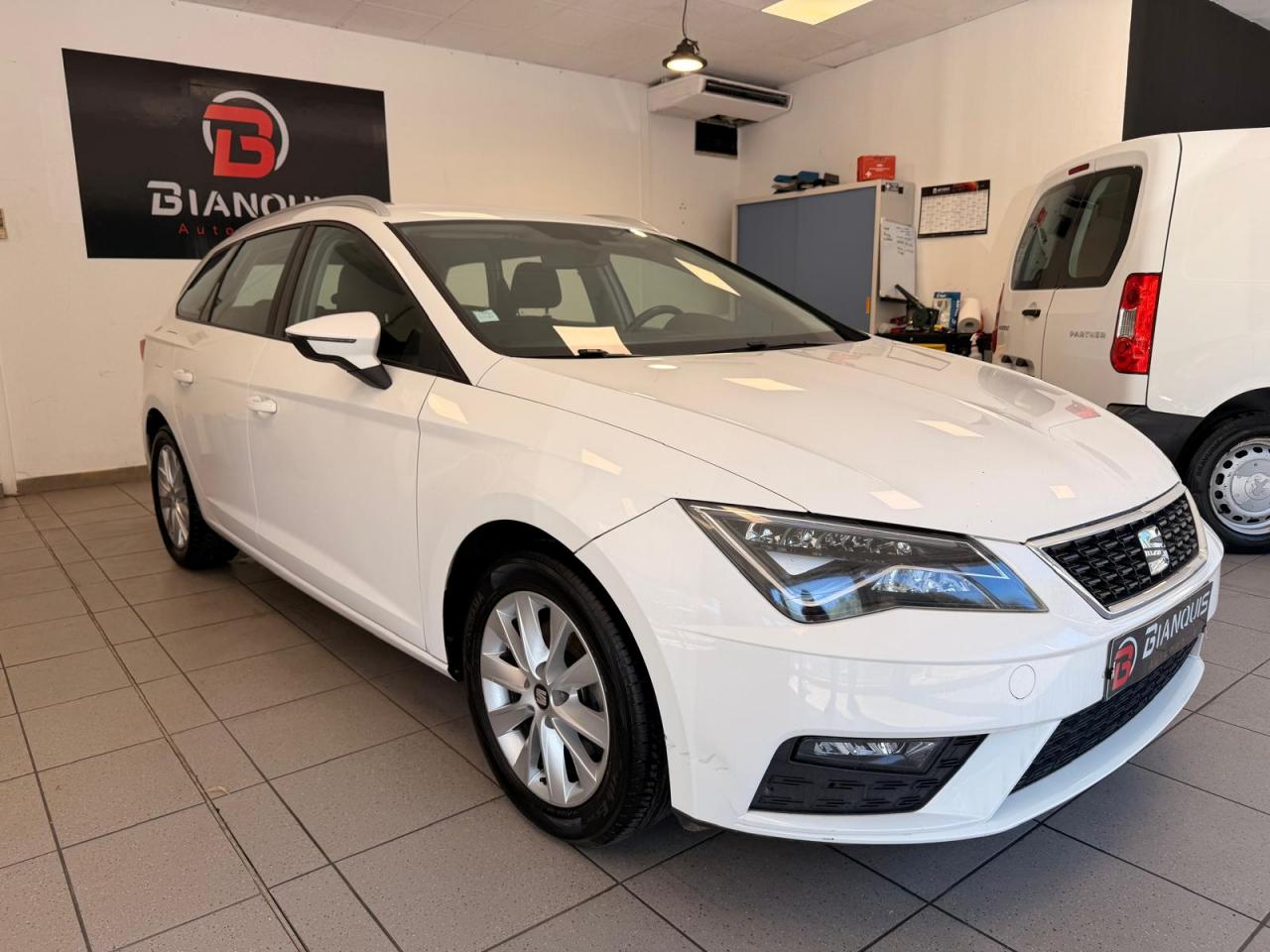 SEAT LEON