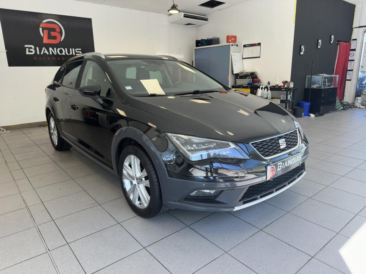 SEAT LEON