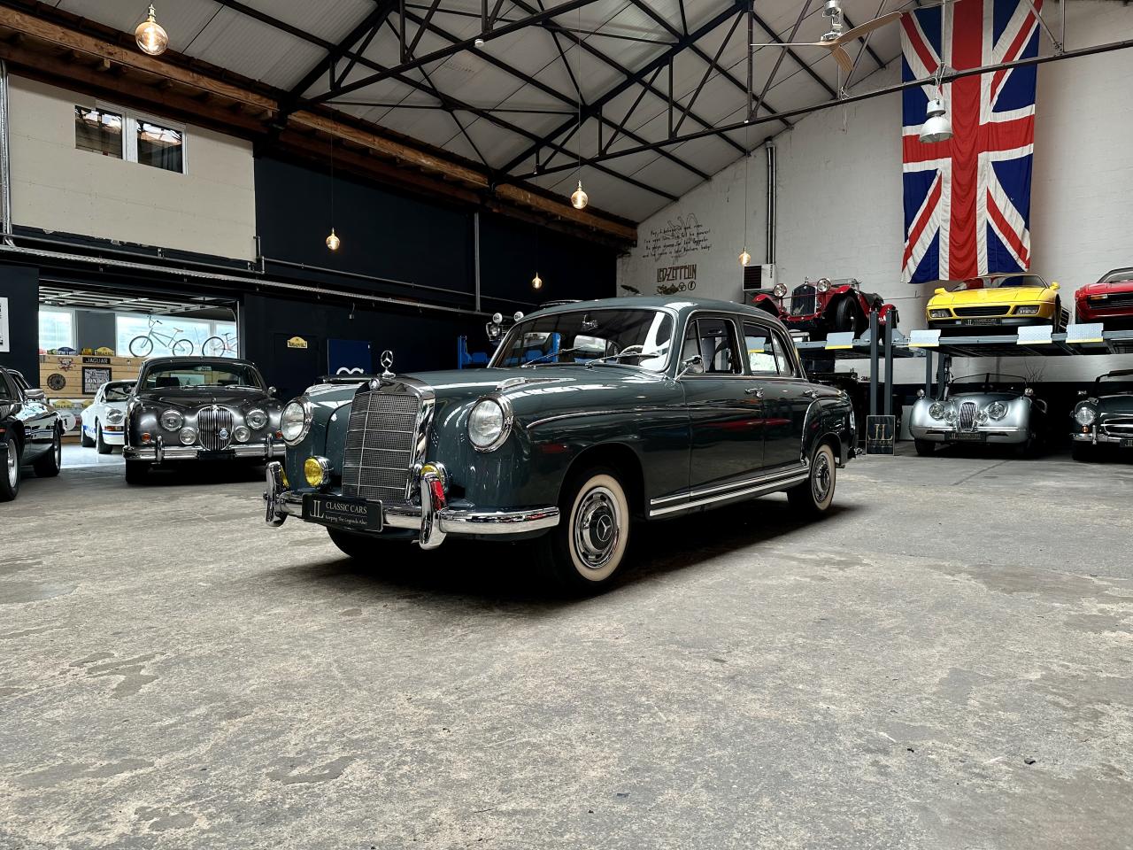 MERCEDES 220S