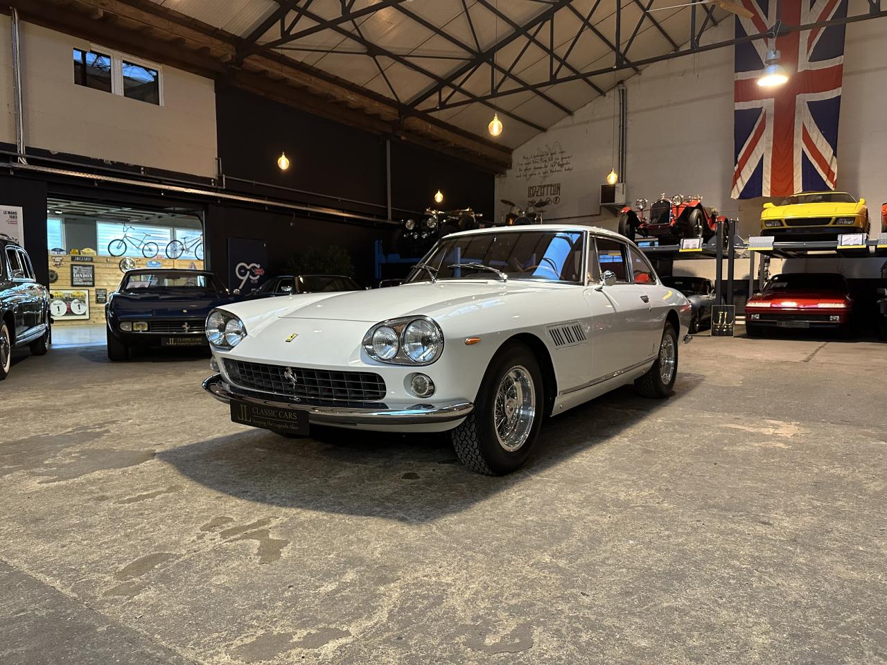 FERRARI 330GT
