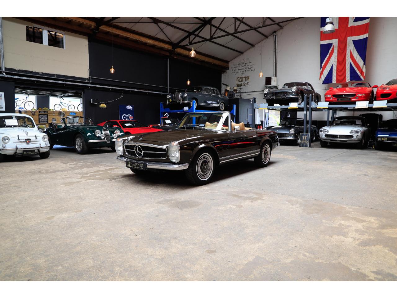 MERCEDES 280 SL Pagode