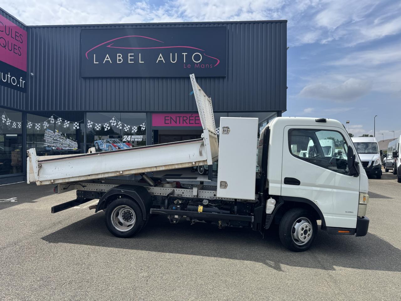 MITSUBISHI CANTER MITSUBISHI FUSO 3C15 BENNE COFFRE 3.0L 150CH RJ