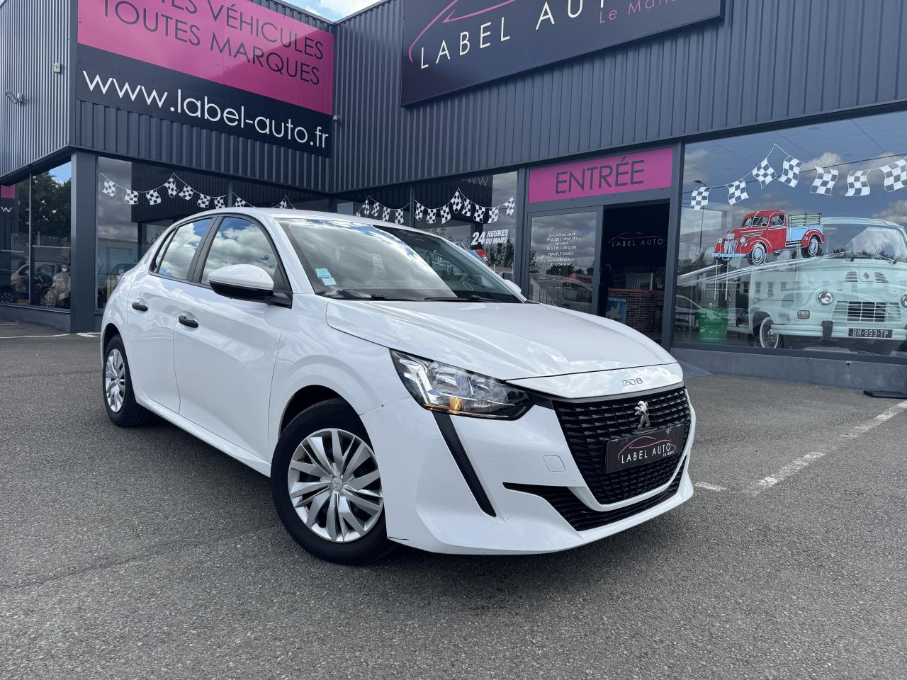 PEUGEOT 208