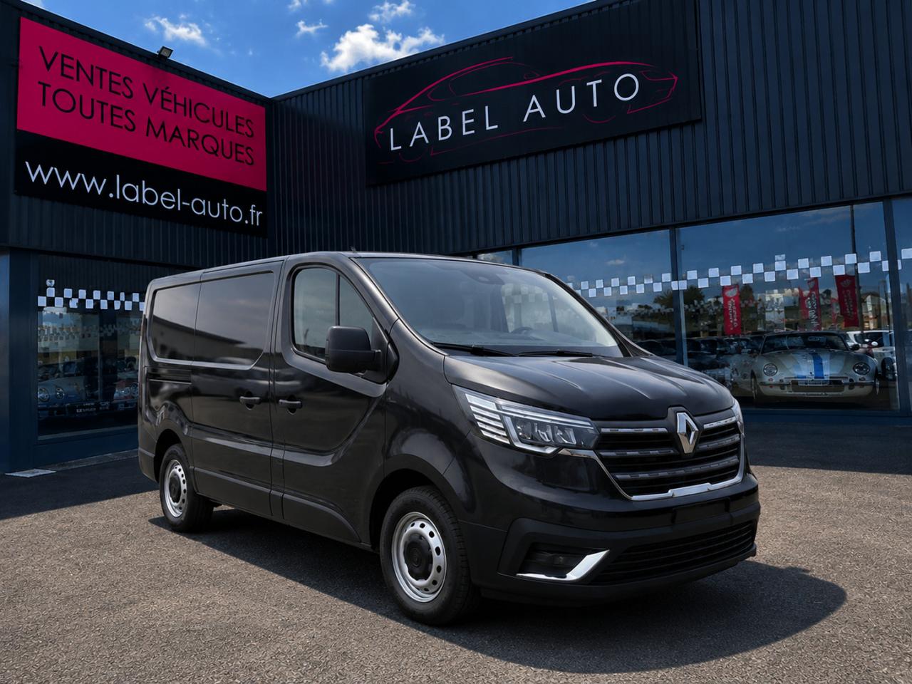 RENAULT TRAFIC