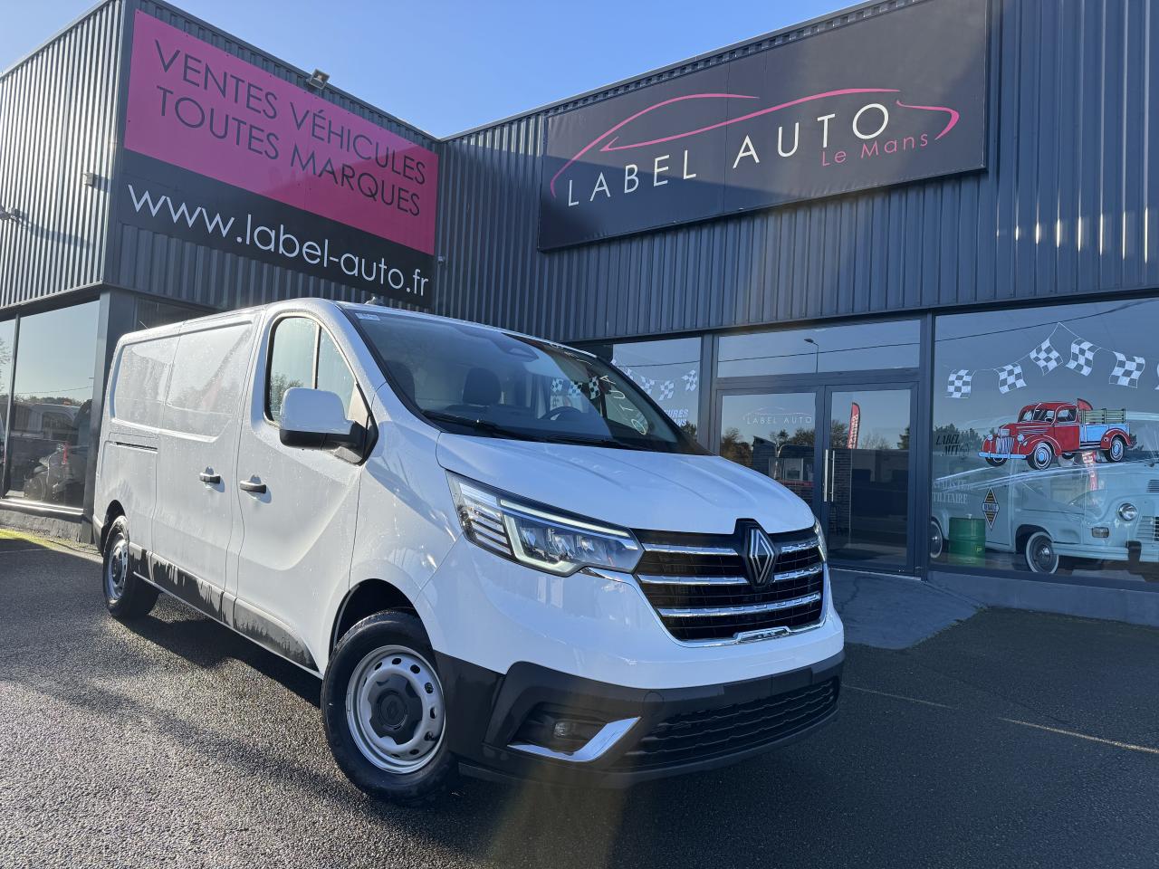 RENAULT TRAFIC