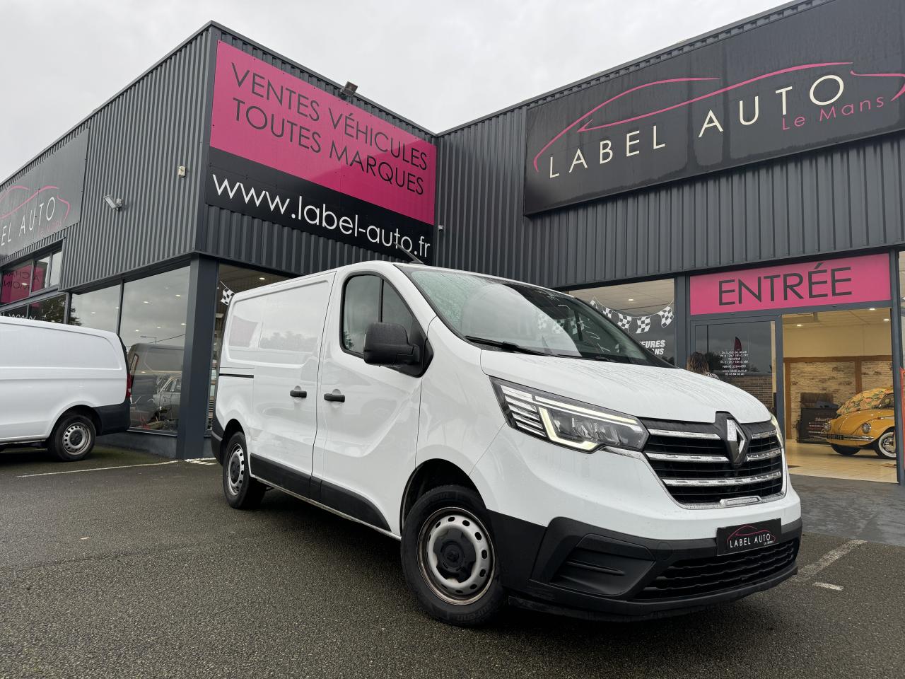 RENAULT TRAFIC