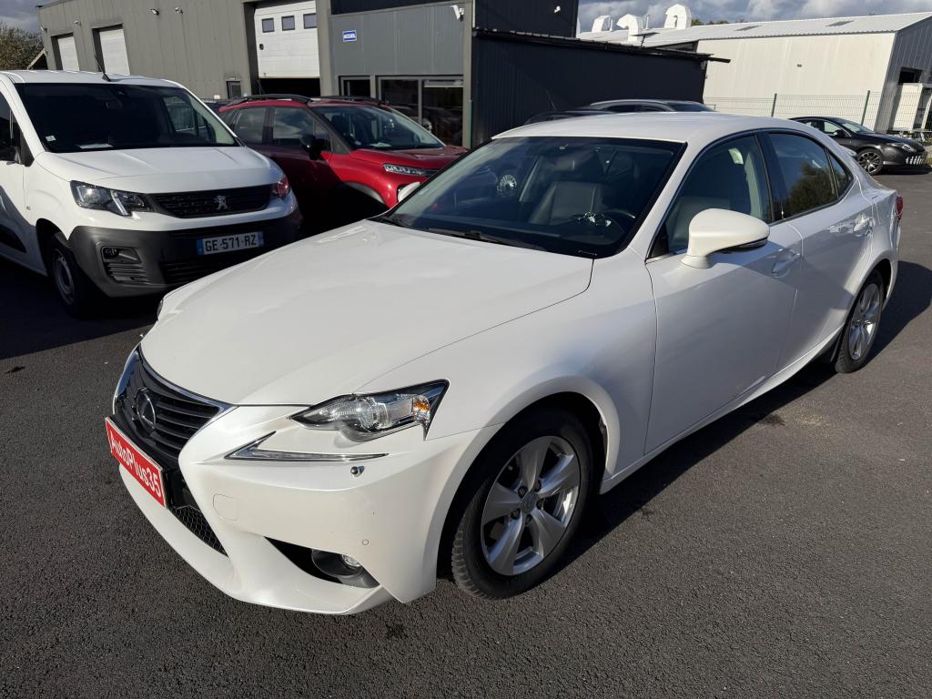 LEXUS IS