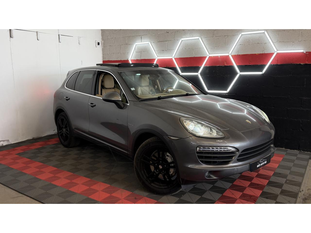 PORSCHE CAYENNE