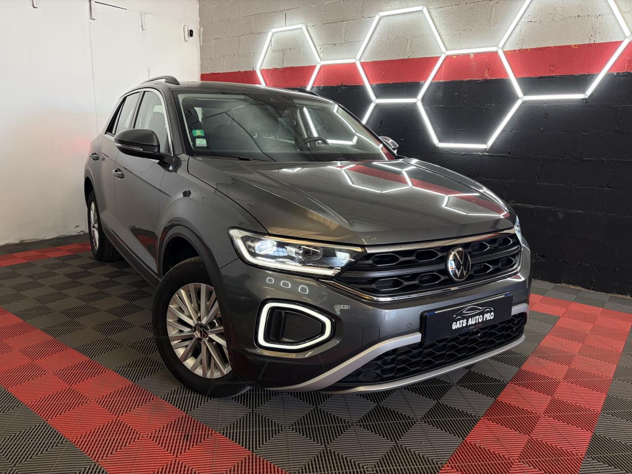 VOLKSWAGEN T-ROC