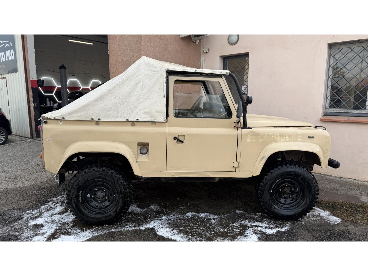 LAND ROVER DEFENDER