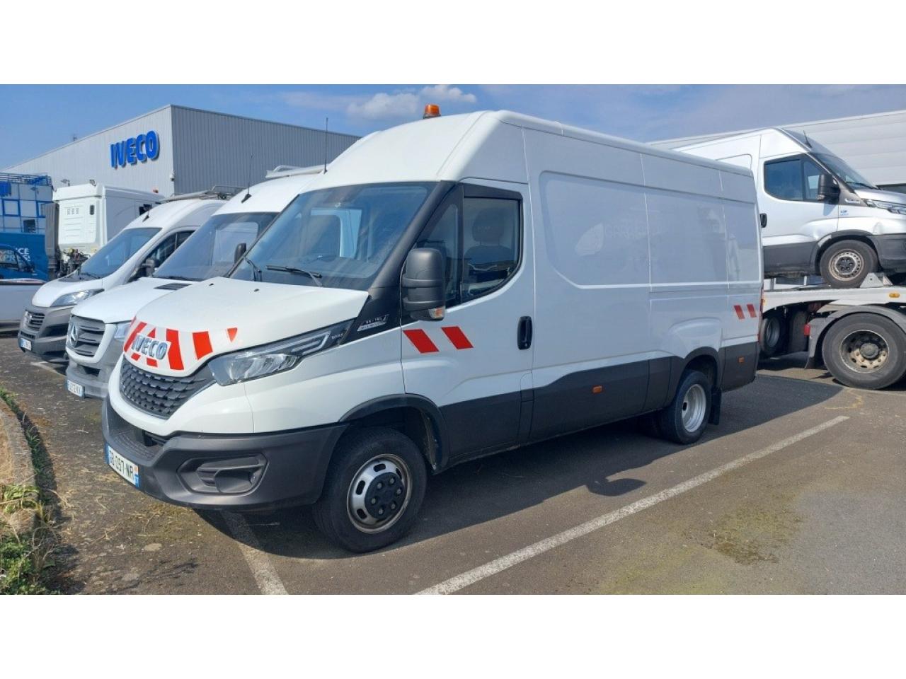 IVECO DAILY 35C18V12 A8 Fourgon tôlé 12 m3