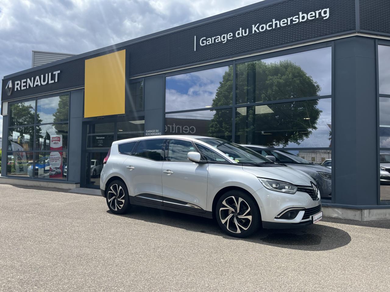 RENAULT GRAND SCENIC 1.7 Blue dCi  120  ch  EDC  Intens 7 places