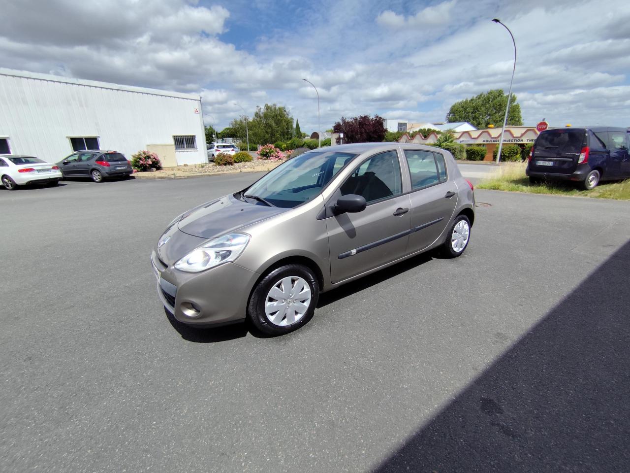 RENAULT CLIO