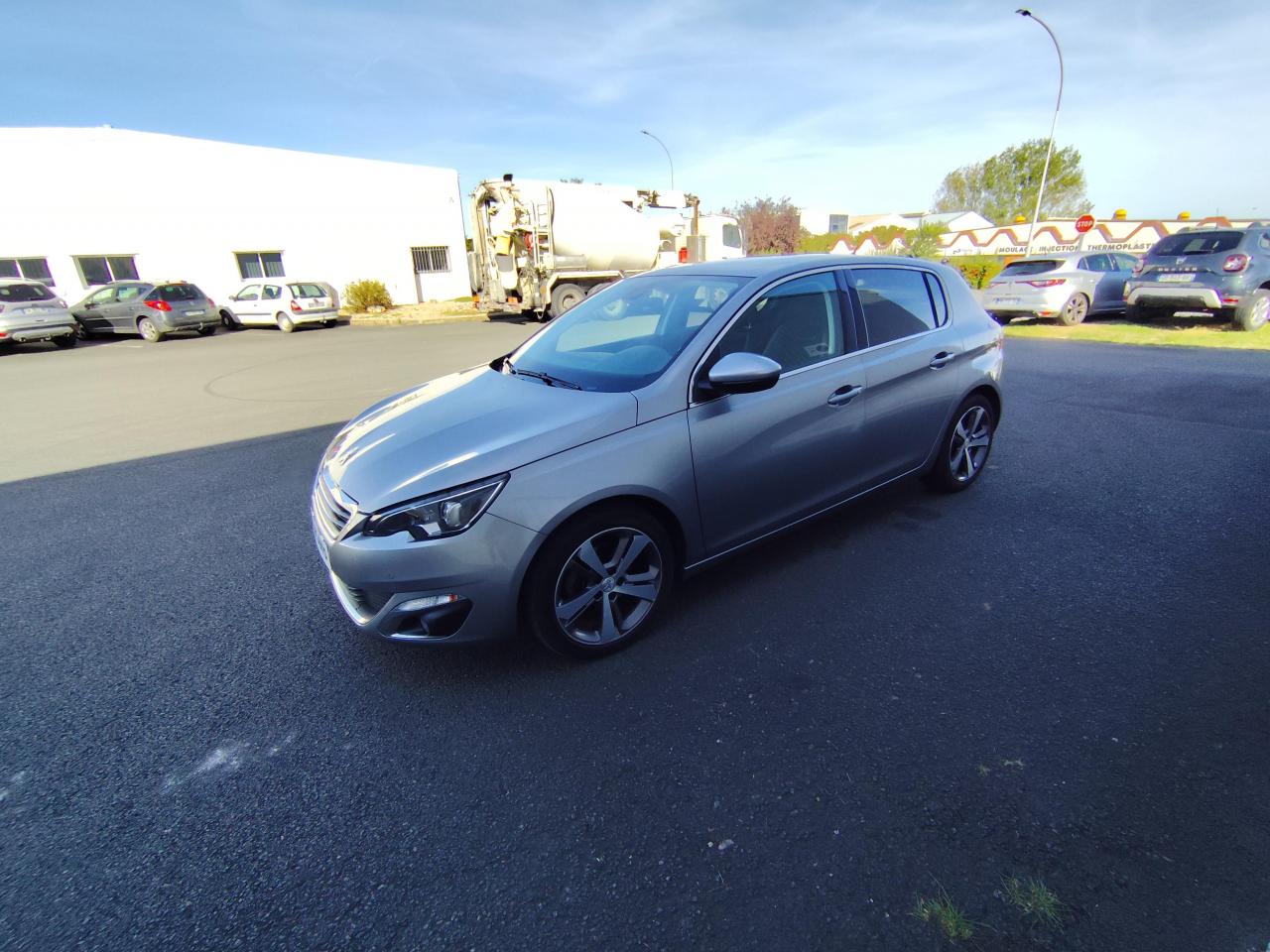 PEUGEOT 308