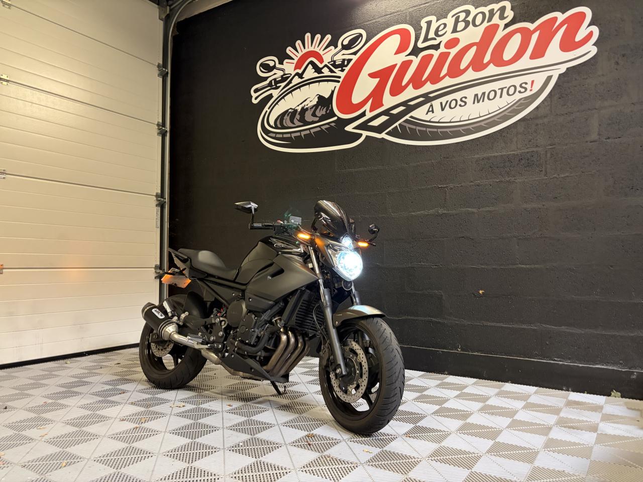 YAMAHA XJ6