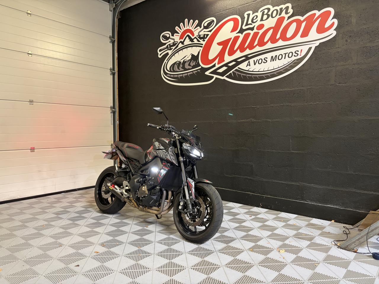 YAMAHA MT 09