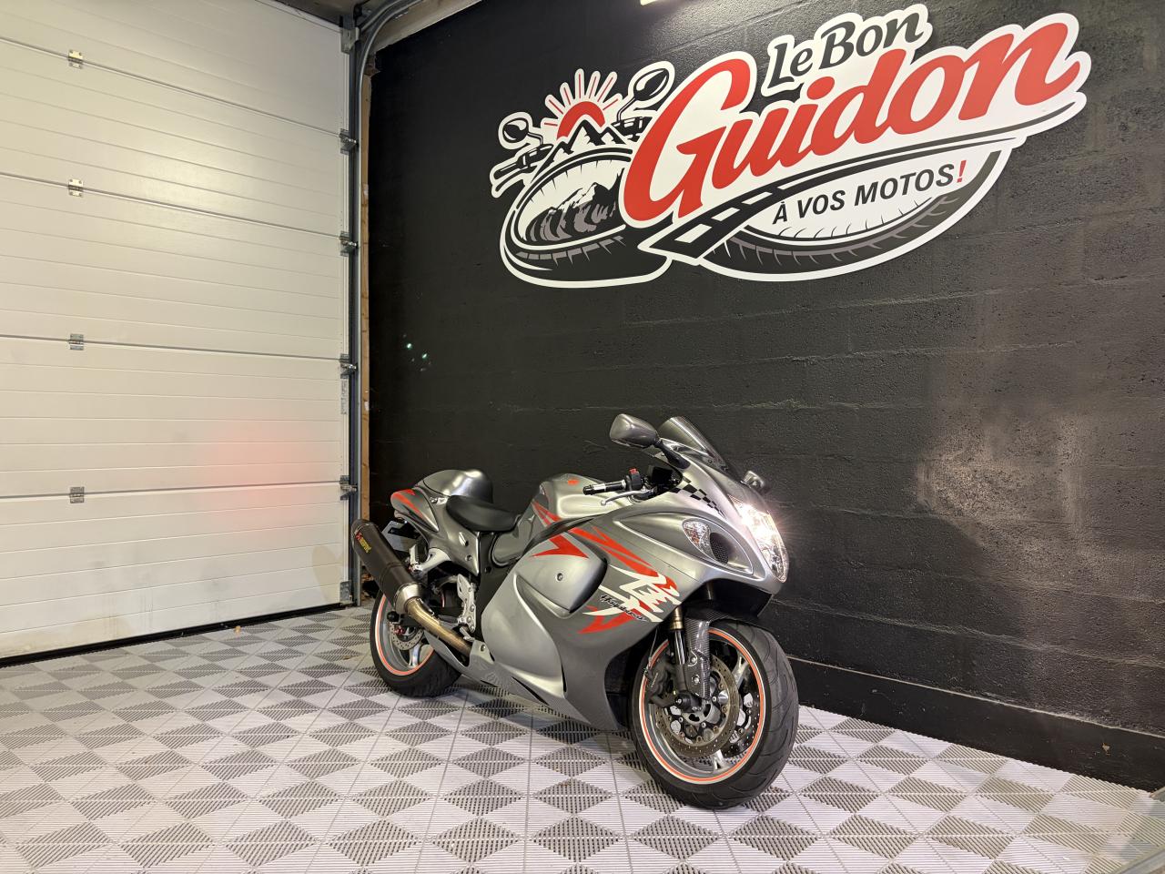 SUZUKI HAYABUSA GSX 1300 R