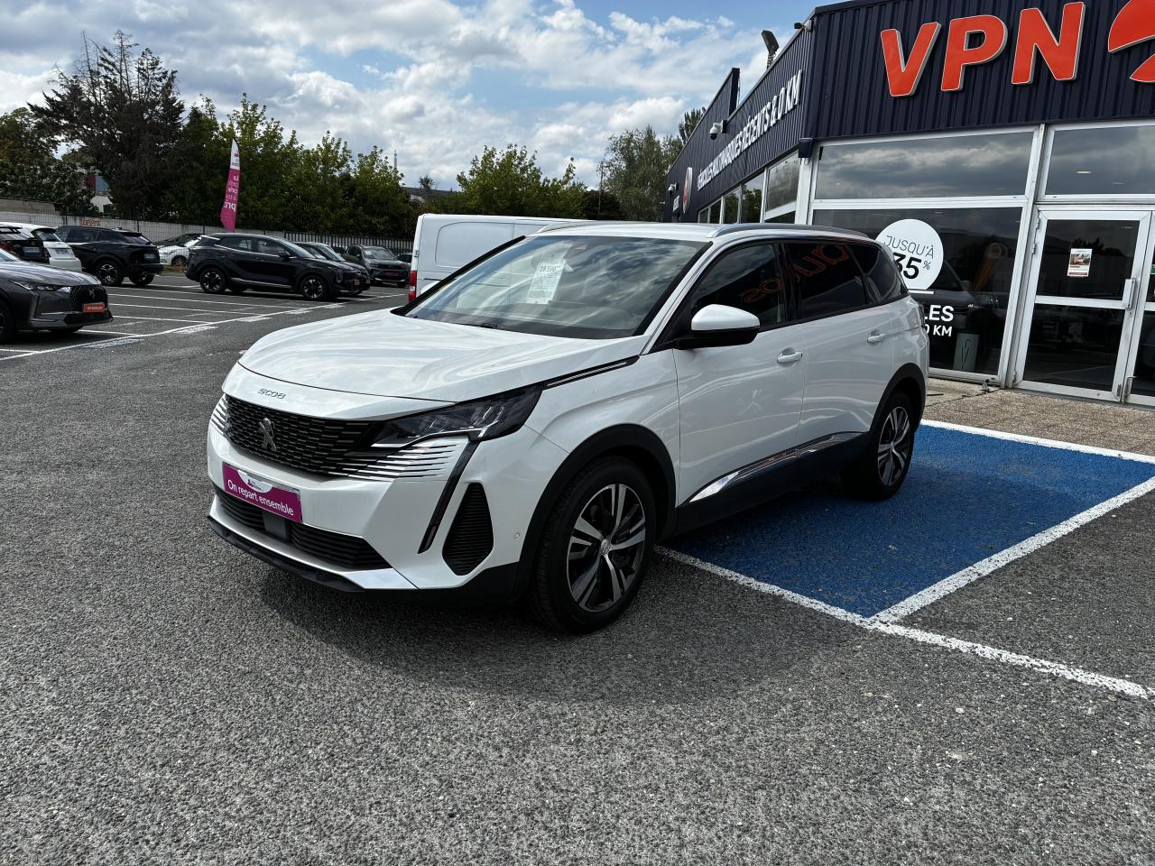 PEUGEOT 5008