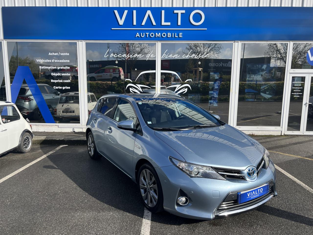TOYOTA AURIS