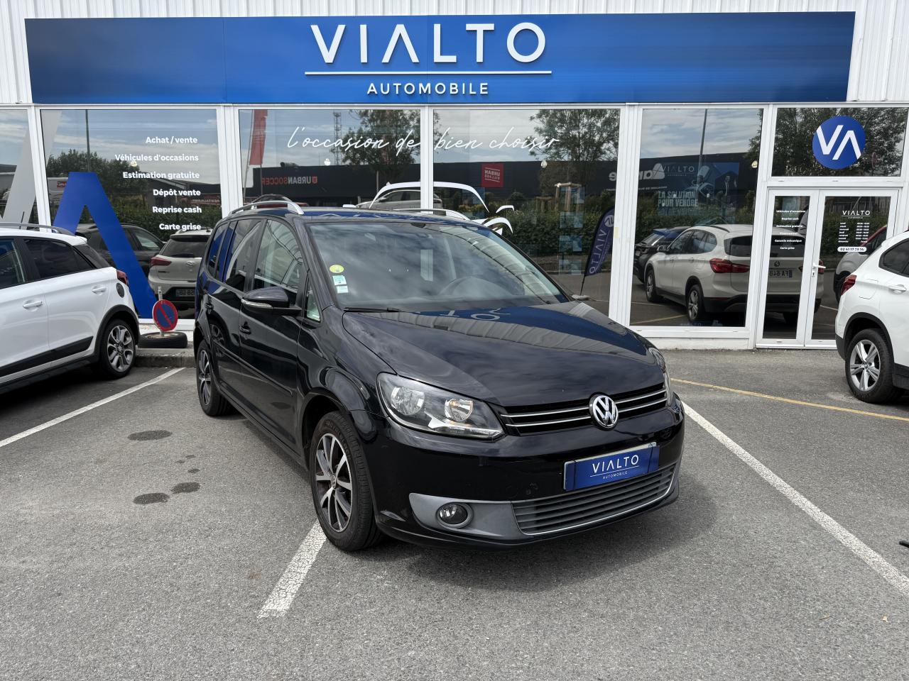 VOLKSWAGEN TOURAN