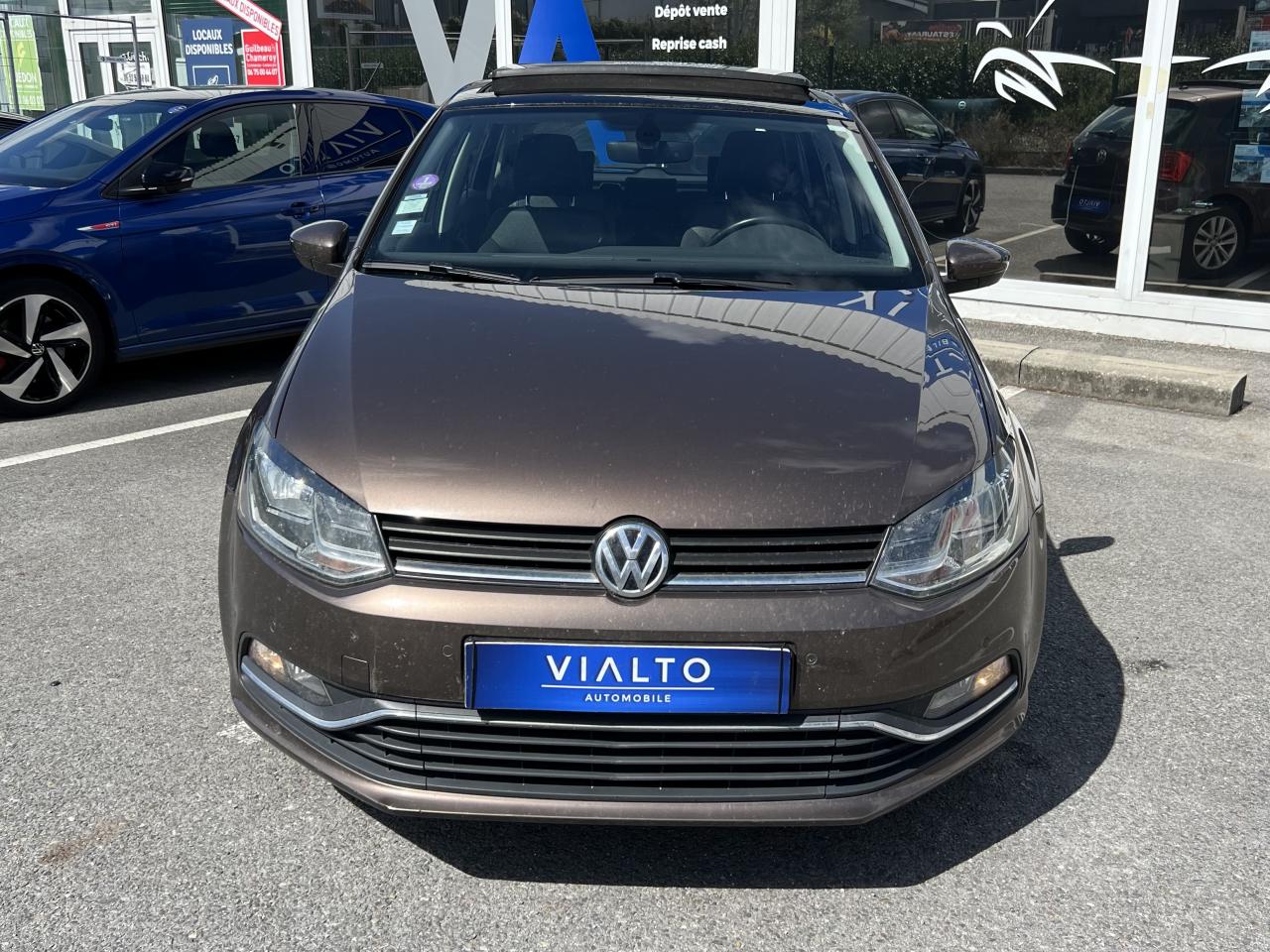 VOLKSWAGEN POLO