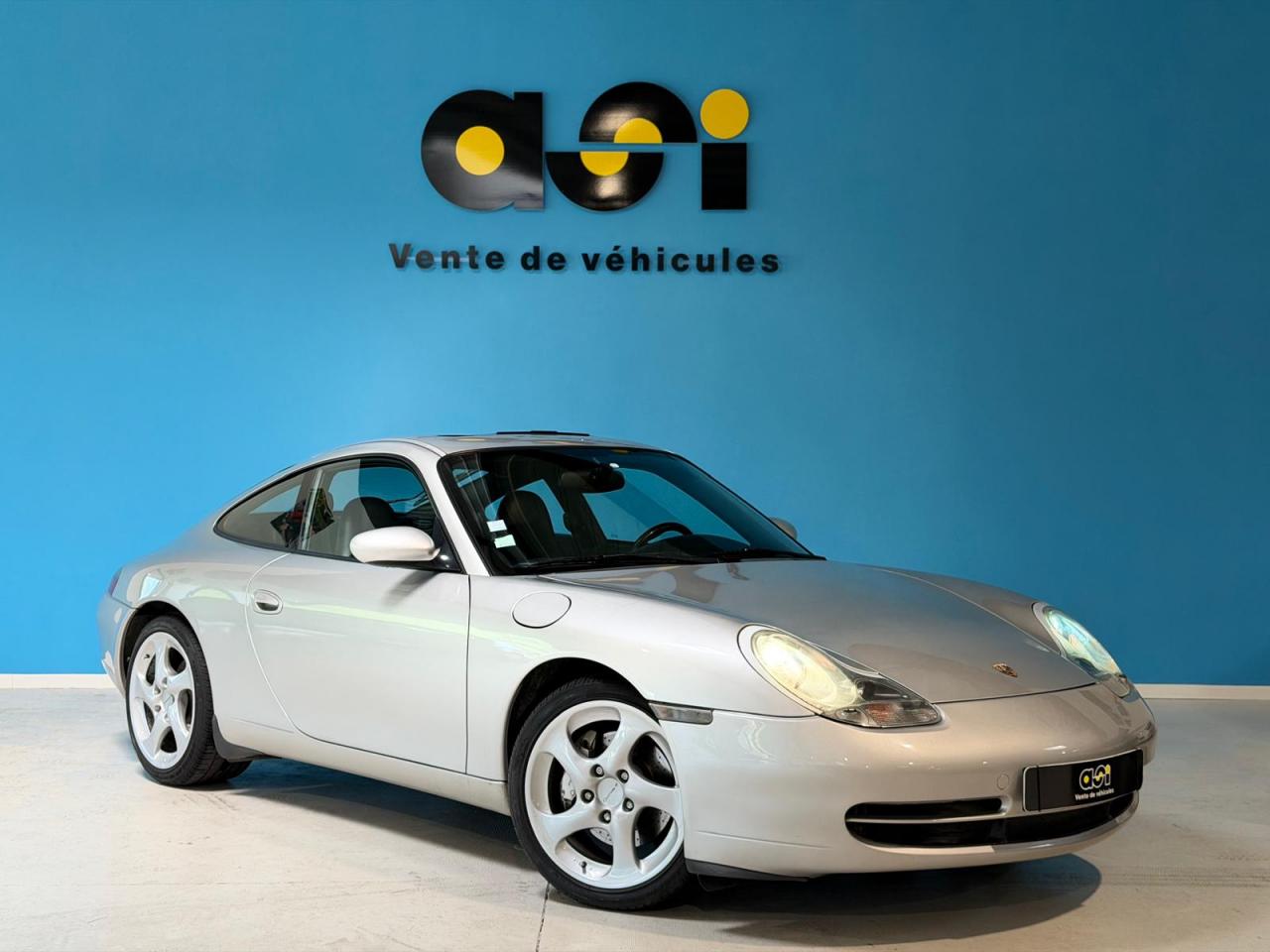 PORSCHE 911
