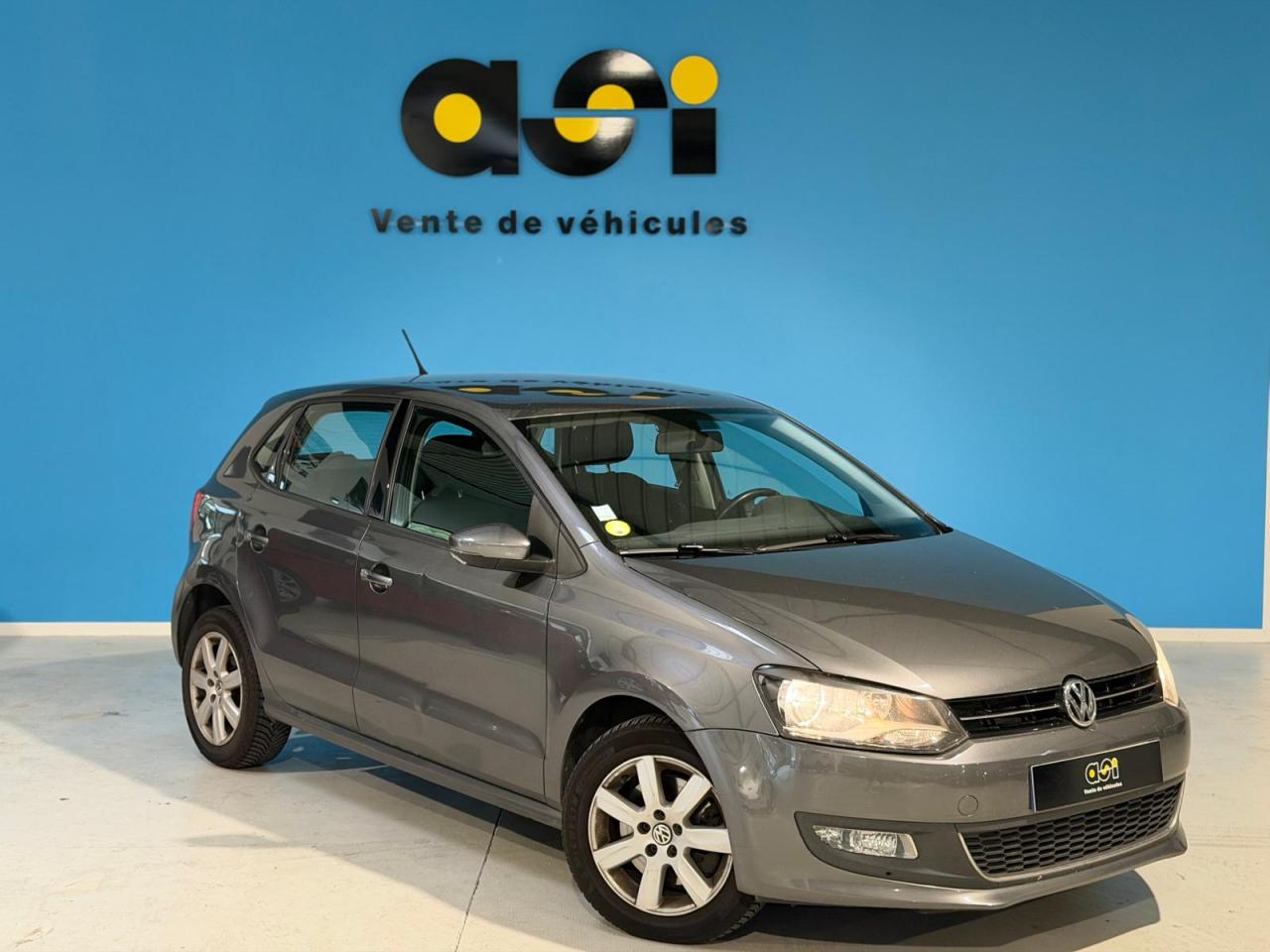 VOLKSWAGEN POLO