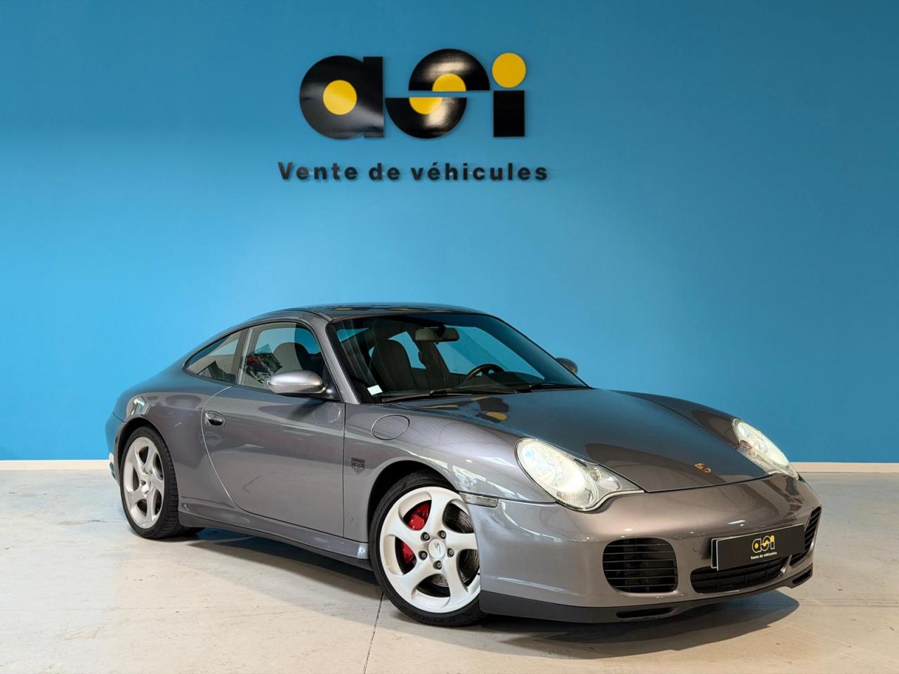 PORSCHE 911