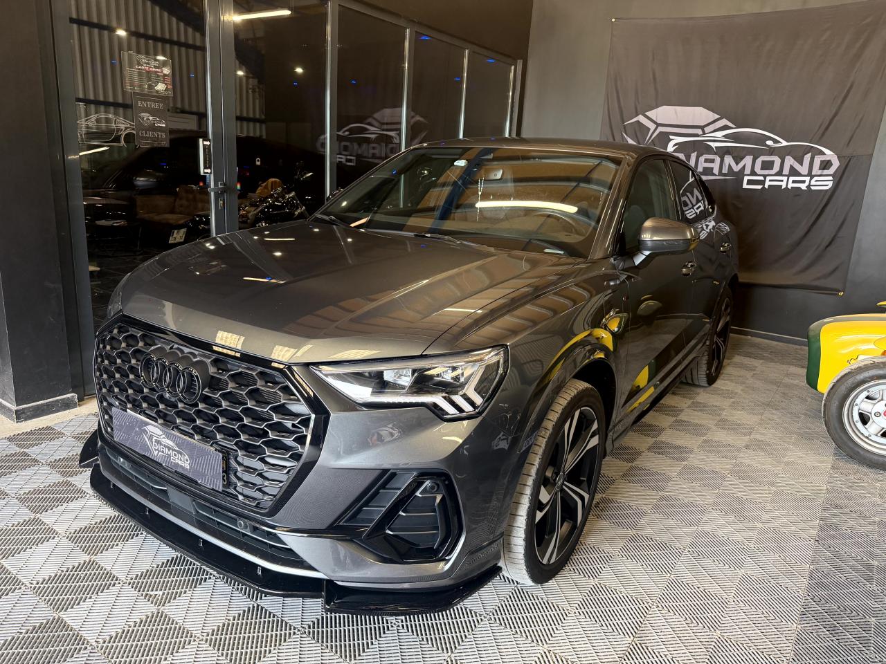 AUDI Q3