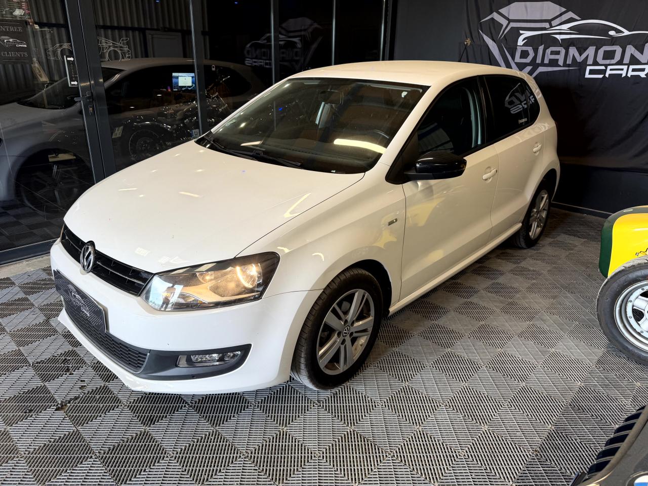 VOLKSWAGEN POLO