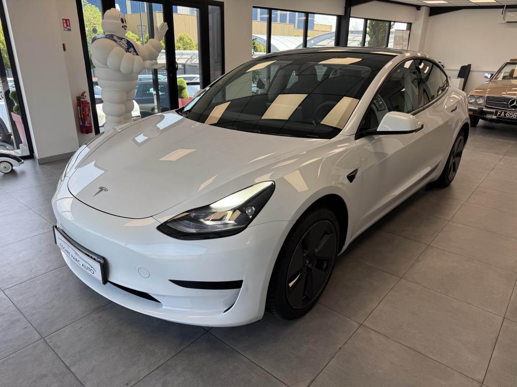 TESLA MODEL 3 Standard Plus