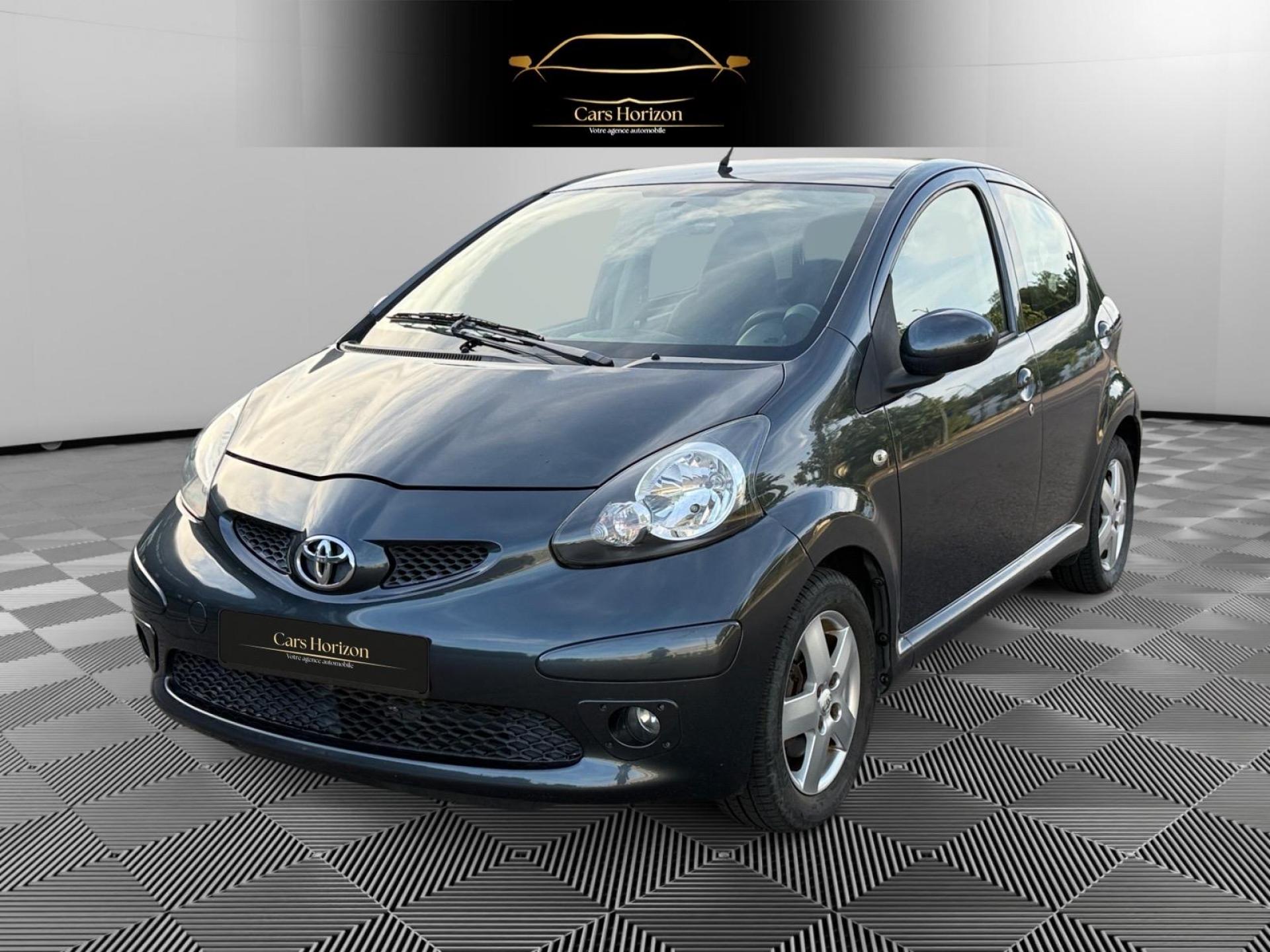 TOYOTA AYGO 1.0 VVT-i 12v 68cv / Boîte automatique / Climatisation / 5 portes.