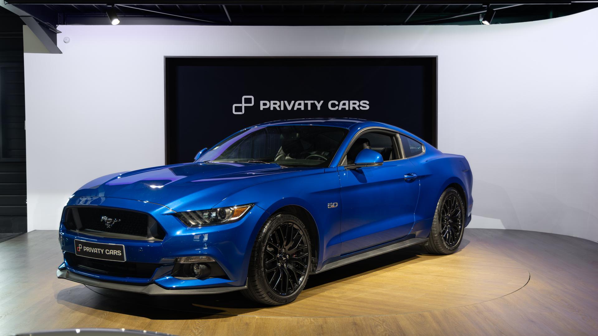FORD MUSTANG