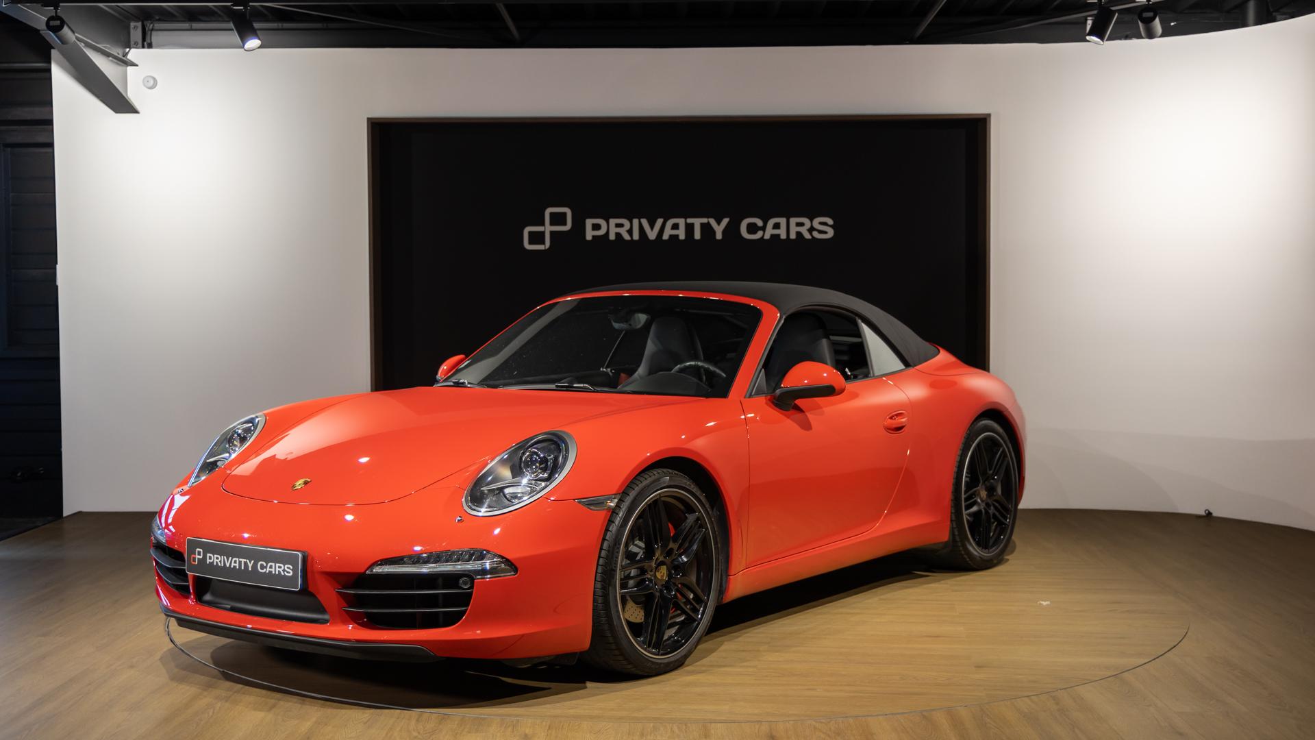 PORSCHE 911