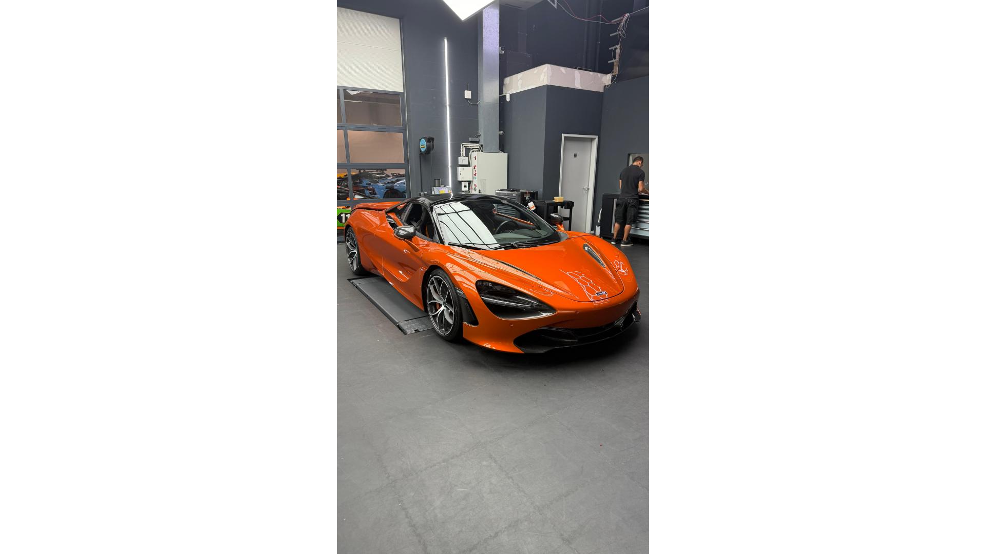 MCLAREN 720S SPIDER