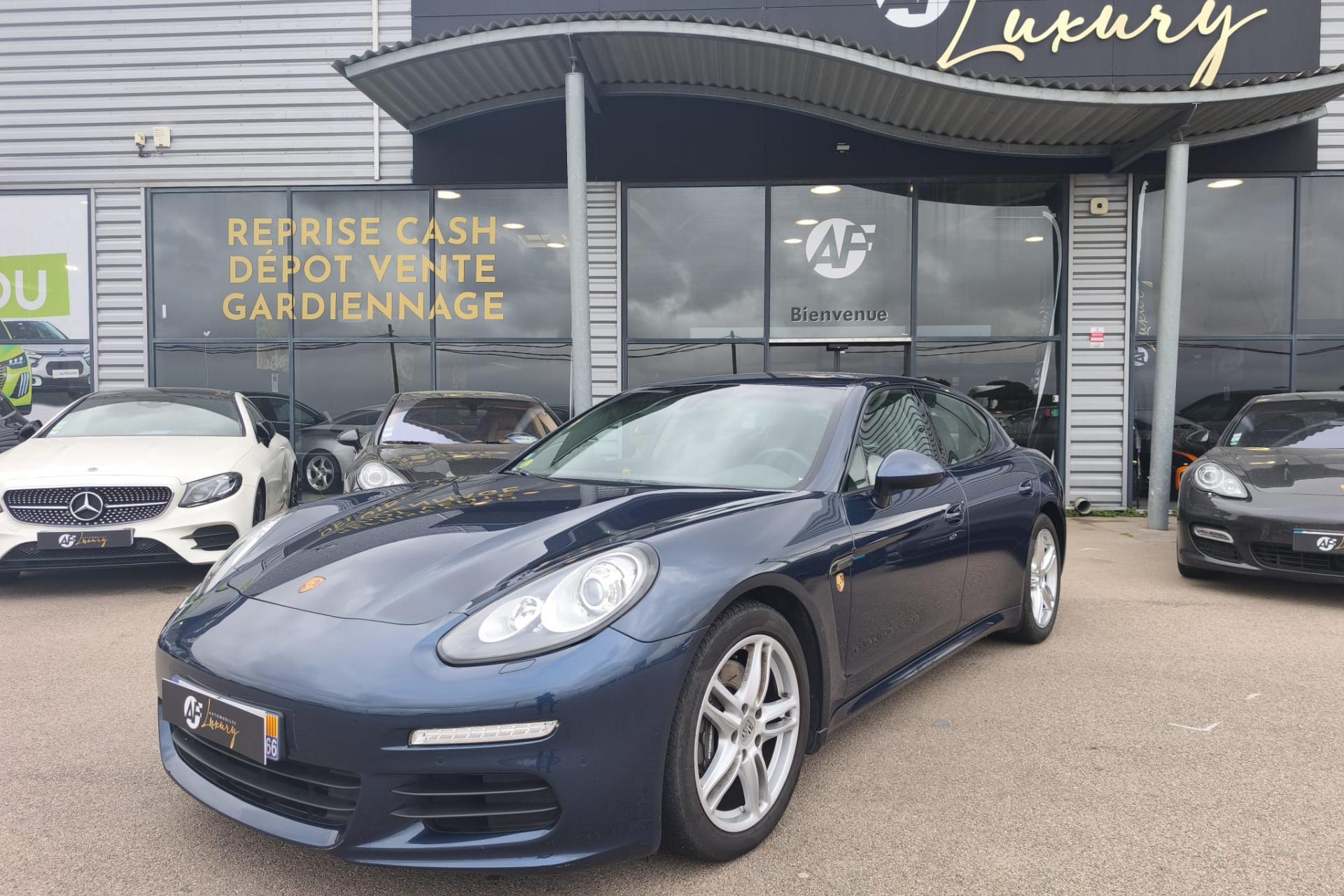 PORSCHE PANAMERA