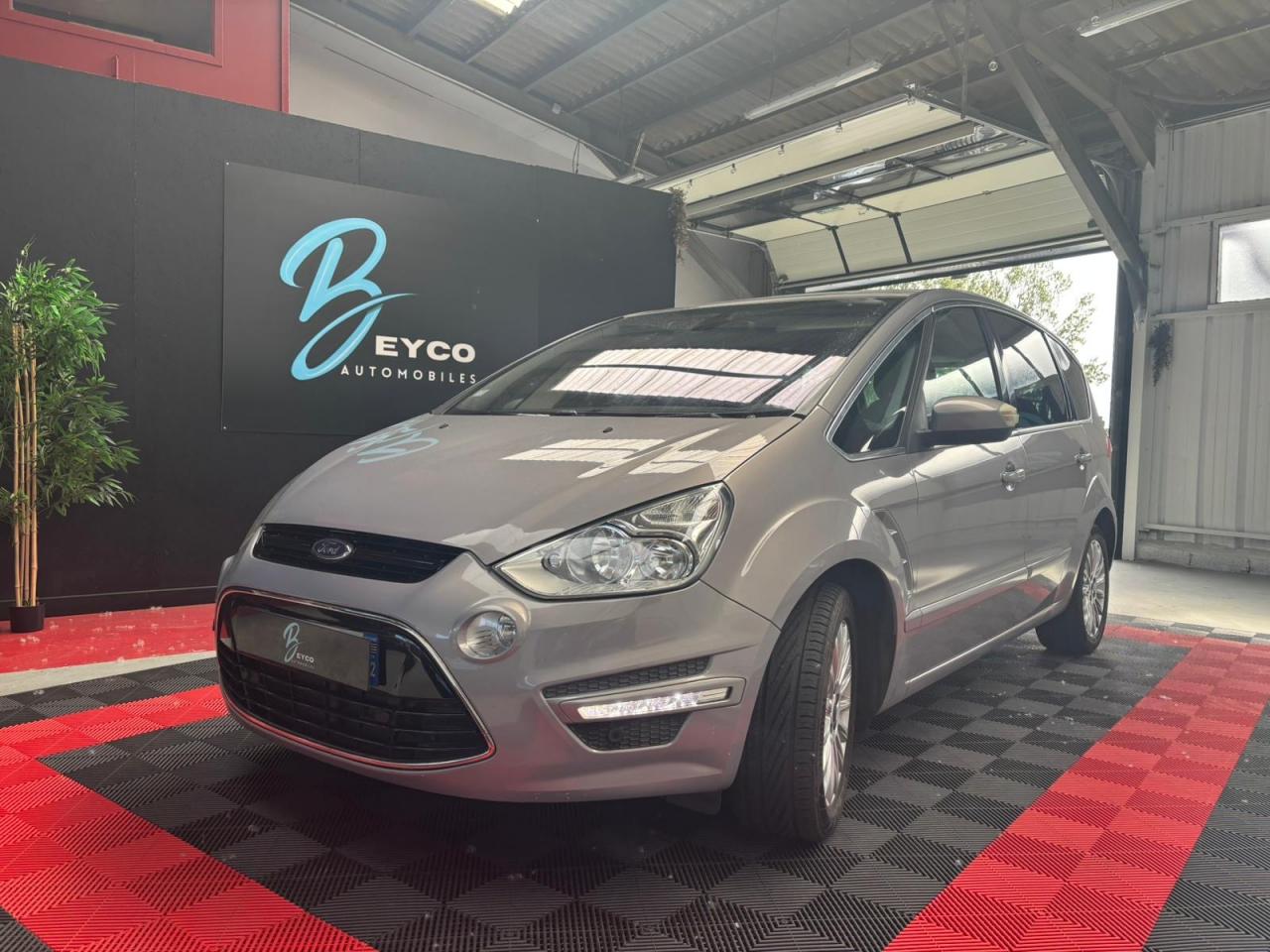 FORD S-MAX 2.0 TDCi 140 CH TITANIUM