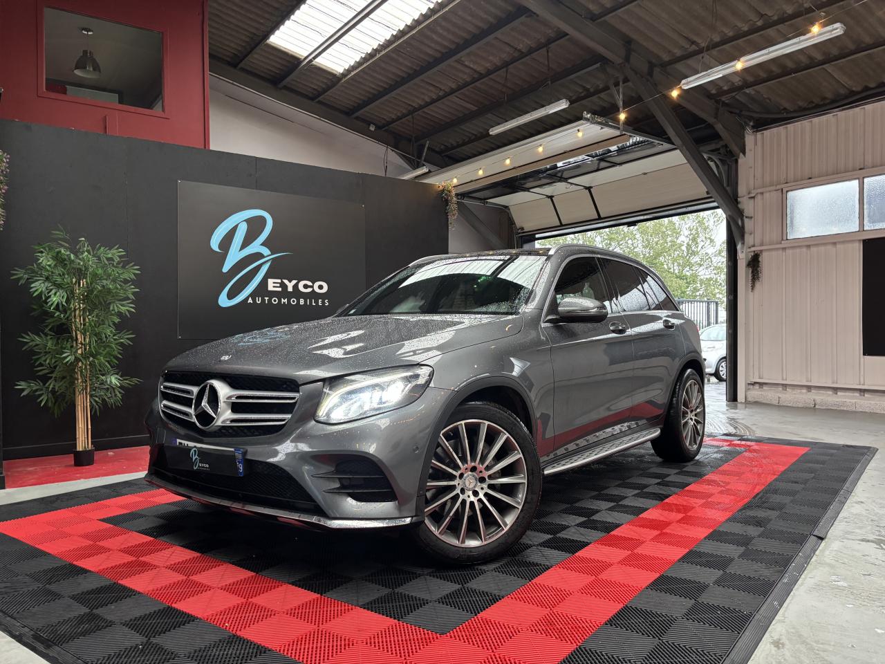 MERCEDES GLC
