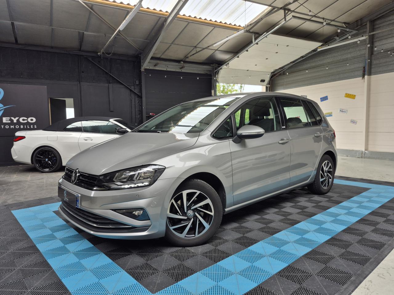 VOLKSWAGEN GOLF SPORTSVAN