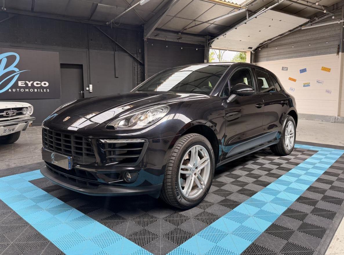PORSCHE MACAN