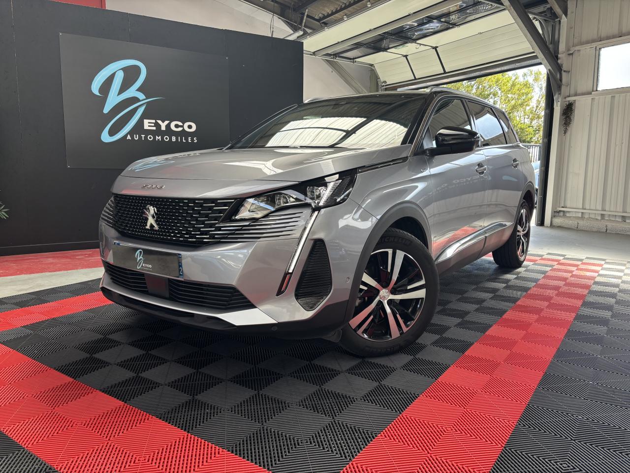 PEUGEOT 5008