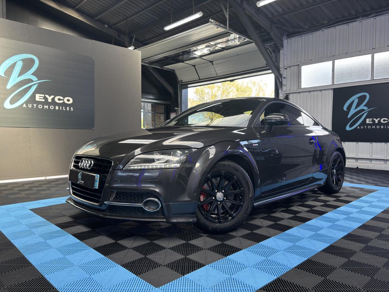 AUDI TT