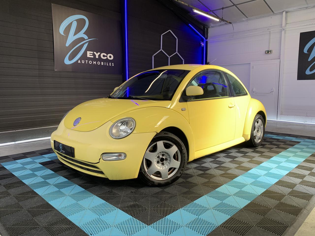 VOLKSWAGEN NEW BEETLE