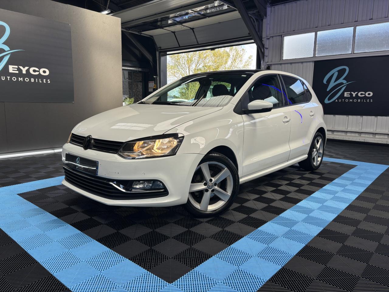 VOLKSWAGEN POLO